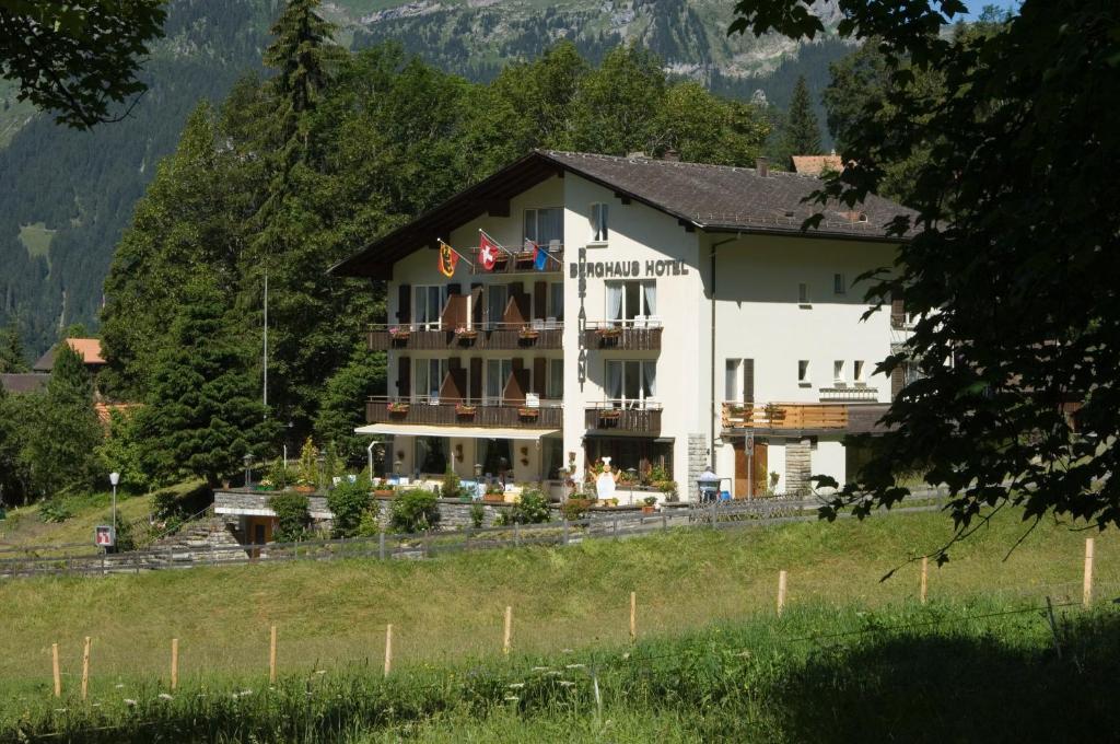 Hotel Berghaus Wengen Extérieur photo